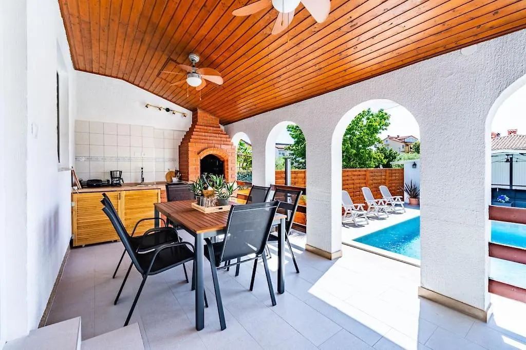 别墅 法扎纳House With Private Pool 150 M From Sea!别墅