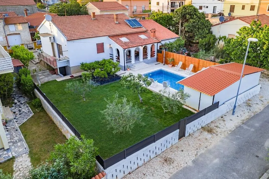 别墅 法扎纳House With Private Pool 150 M From Sea!别墅 克罗地亚